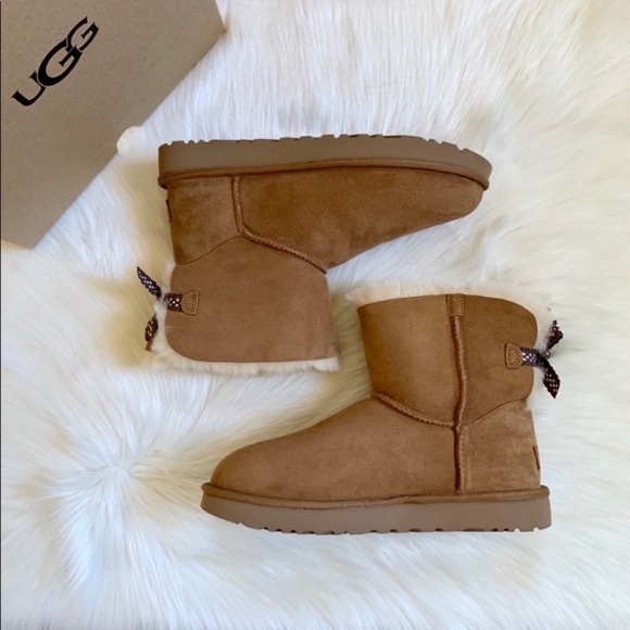 UGG Chestnut Mini Bailey Bow II Ruffled Boots - Picture 3 of 8